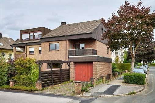 Aussenansicht Aussenansicht - Doppelhaushälfte in 58708 Menden mit 133m² kaufen