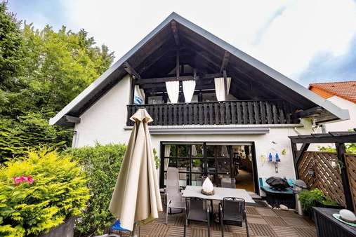 Außenansicht, Terrassenseite Außenansicht, Terrassenseite - Mehrfamilienhaus in 58553 Halver mit 238m² kaufen