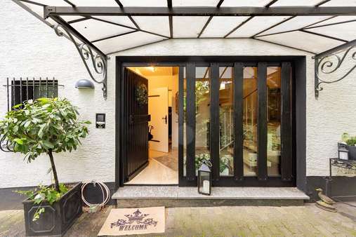 Hauseingang Hauseingang - Einfamilienhaus in 58553 Halver mit 238m² kaufen