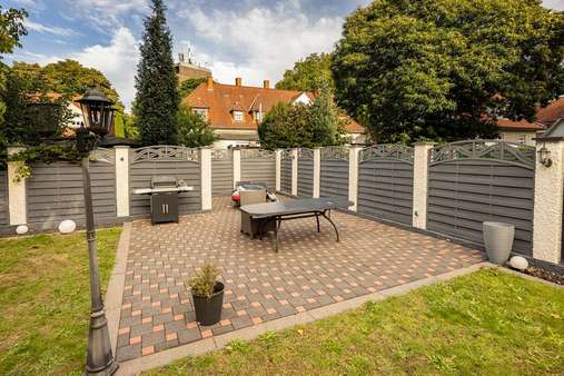 Garten, zweite Terrasse - Zweifamilienhaus in 46238 Bottrop mit 138m² kaufen