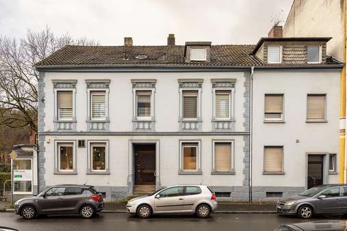 zwei Gebäude, drei Eingänge - Mehrfamilienhaus in 58089 Hagen mit 446m² kaufen