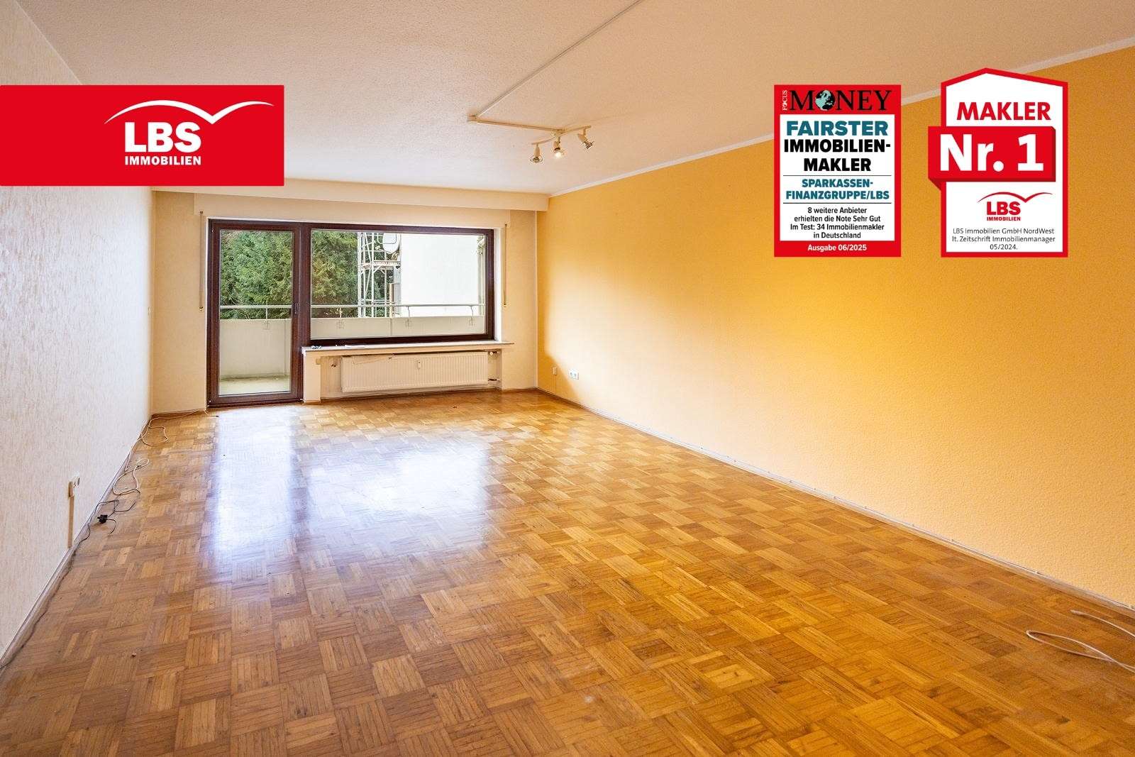 Wohnzimmer mit Zugang Balkon Wohnzimmer mit Zugang Balkon - Erdgeschosswohnung in 58511 Lüdenscheid mit 66m² kaufen