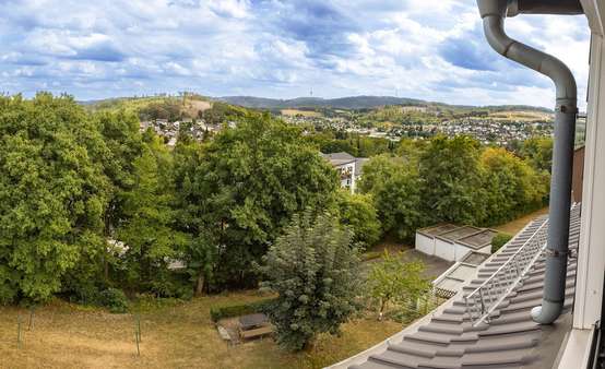 Ausblick auf Herscheid - Dachgeschosswohnung in 58849 Herscheid mit 136m² günstig kaufen