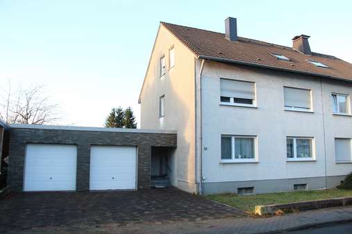 Außenansicht - Zweifamilienhaus in 33098 Paderborn mit 190m² als Kapitalanlage kaufen