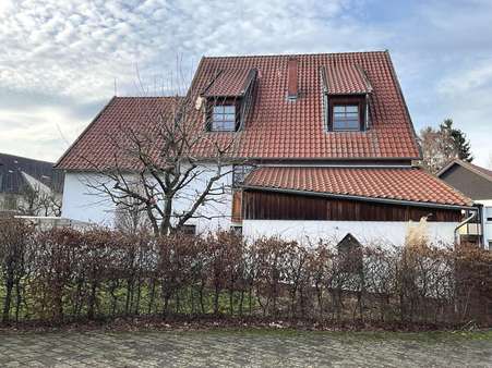 Seitenansicht - Mehrfamilienhaus in 33039 Nieheim mit 273m² als Kapitalanlage kaufen