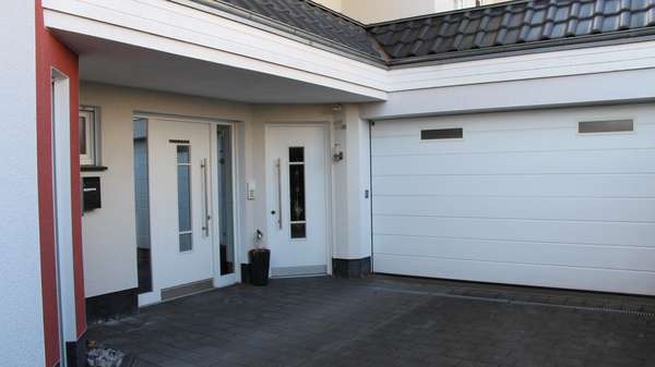 Separate Eingänge Separate Eingänge - Zweifamilienhaus in 33104 Paderborn mit 280m² kaufen