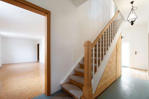 Treppenhaus EG Treppenhaus EG - Einfamilienhaus in 33142 Büren mit 224m² kaufen