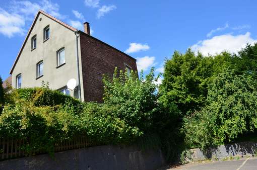Seitenansicht - Einfamilienhaus in 34431 Marsberg mit 155m² kaufen