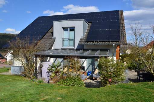 Rechte Seite vom Haus - Einfamilienhaus in 37671 Höxter mit 155m² kaufen