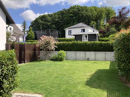 Rasenfläche - Doppelhaushälfte in 58706 Menden mit 115m² kaufen