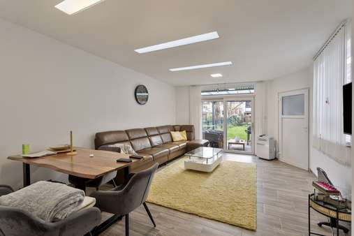 Zimmer EG - Mehrfamilienhaus in 53842 Troisdorf mit 181m² kaufen