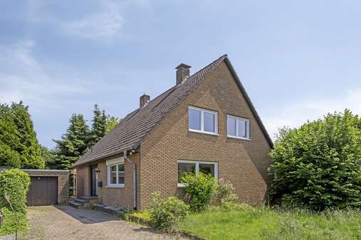 Ansicht Straßenseite - Einfamilienhaus in 58239 Schwerte mit 180m² kaufen