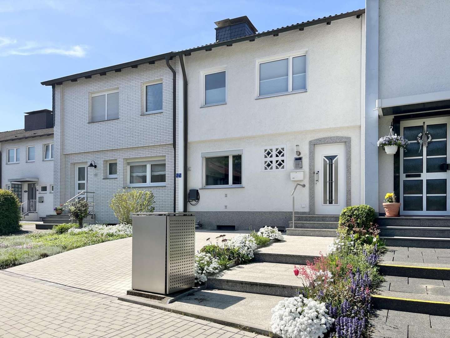 Haus Straßenansicht - Reihenmittelhaus in 44309 Dortmund mit 104m² kaufen