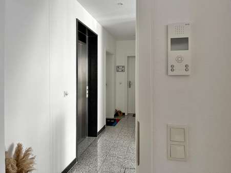 Blick in den Hausflur Blick in den Hausflur - Etagenwohnung in 44225 Dortmund mit 61m² mieten