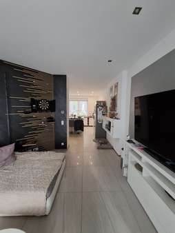 Blick zur Küche - Erdgeschosswohnung in 58509 Lüdenscheid mit 106m² mieten