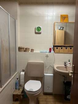 Badezimmer Badezimmer - Doppelhaushälfte in 42489 Wülfrath mit 135m² kaufen