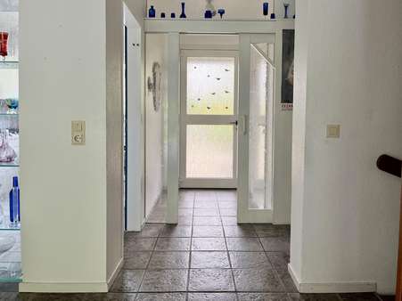 Blick zur Diele Blick zur Diele - Reihenmittelhaus in 44229 Dortmund mit 153m² kaufen