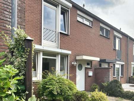 Vorderansicht - Reihenmittelhaus in 44319 Dortmund mit 117m² kaufen
