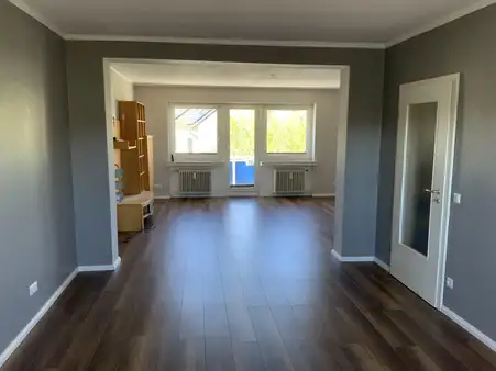 Viel Raum für einen Traum! 3-4 Zimmer und zwei Balkone