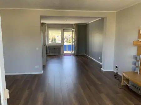 Viel Raum für einen Traum! 3-4 Zimmer und zwei Balkone