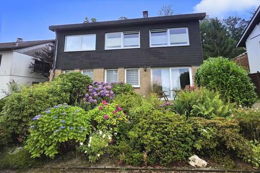 Außenansicht Außenansicht - Einfamilienhaus in 42555 Velbert mit 216m² kaufen