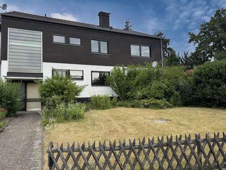 Vorderansicht Vorderansicht - Zweifamilienhaus in 33758 Schloß Holte-Stukenbrock mit 184m² kaufen