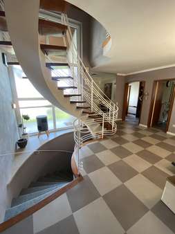 Zeitlose Designtreppe - Einfamilienhaus in 33604 Bielefeld mit 202m² kaufen