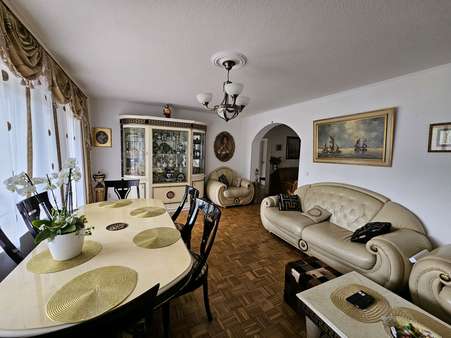 Wohnzimmer 2 Wohnzimmer 2 - Etagenwohnung in 33605 Bielefeld mit 100m² kaufen