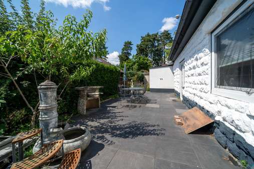 Terrasse Terrasse - Einfamilienhaus in 33689 Bielefeld mit 245m² kaufen