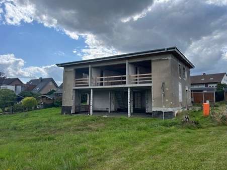 Rückansicht Seite nah Rückansicht Seite nah - Villa in 33739 Bielefeld mit 256m² kaufen