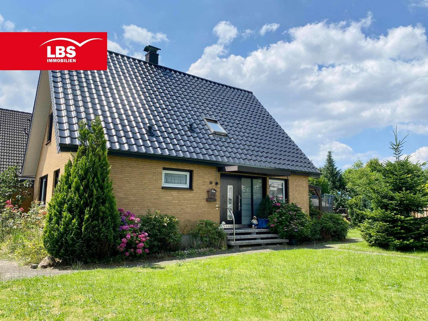 Eingangsseite Eingangsseite - Einfamilienhaus in 33719 Bielefeld mit 135m² kaufen