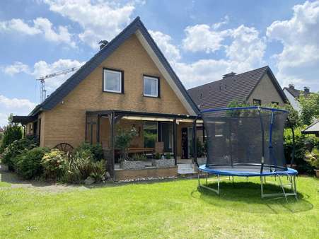 Gartenseite Gartenseite - Einfamilienhaus in 33719 Bielefeld mit 135m² kaufen