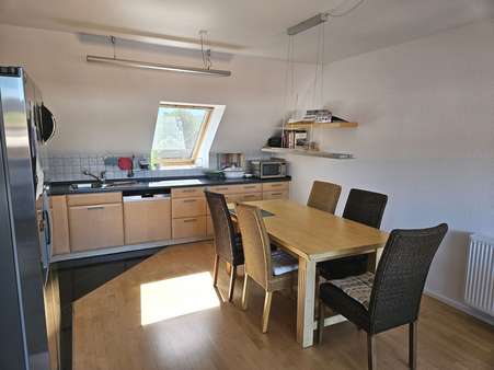 Offene Küche mit Essplatz Offene Küche mit Essplatz - Dachgeschosswohnung in 33617 Bielefeld, Gadderbaum mit 76m² kaufen