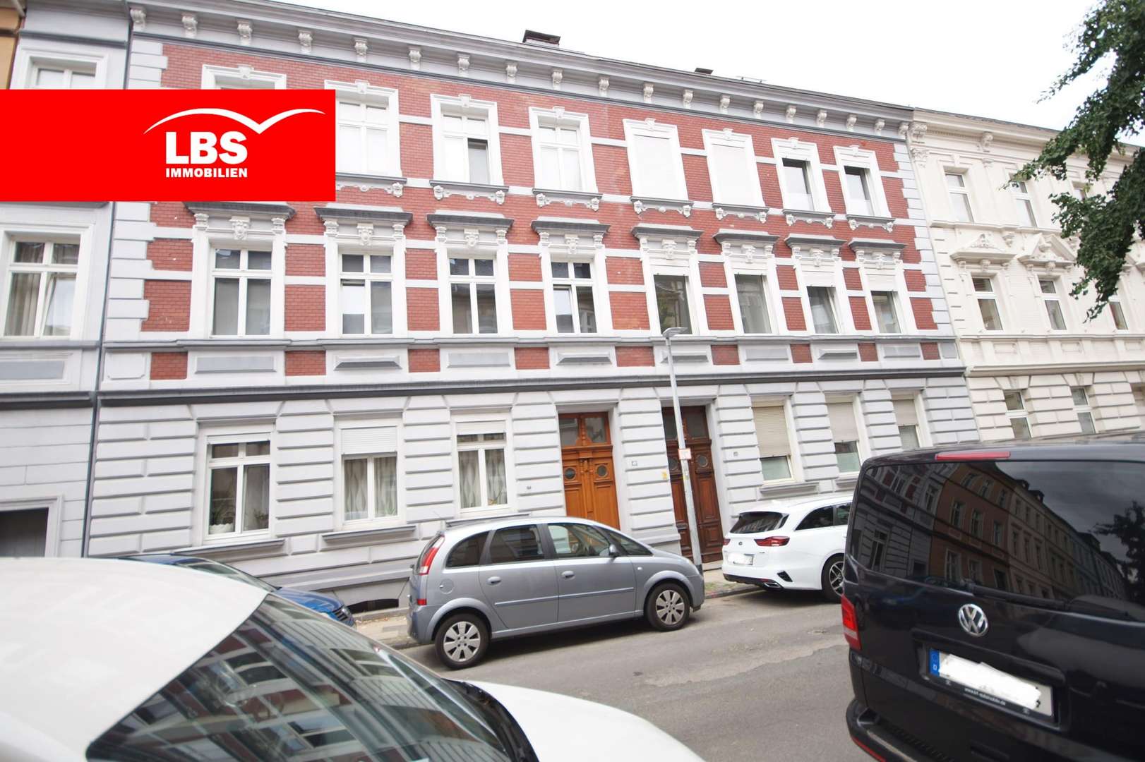 Strassenansicht - Etagenwohnung in 45276 Essen mit 79m² kaufen