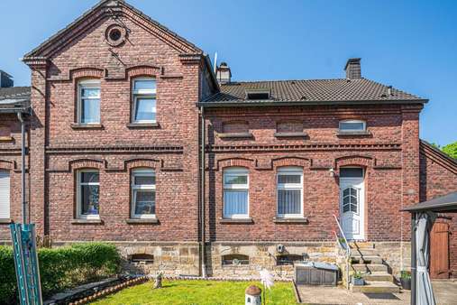 Außenansicht - Reiheneckhaus in 44879 Bochum mit 75m² kaufen
