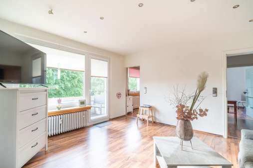 Wohnzimmer - Etagenwohnung in 44867 Bochum mit 47m² kaufen