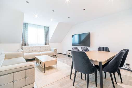 Wohn- und Esszimmer - Dachgeschosswohnung in 41061 Mönchengladbach mit 94m² kaufen
