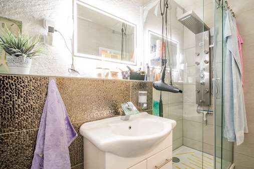 Badezimmer Badezimmer - Etagenwohnung in 44803 Bochum mit 96m² kaufen