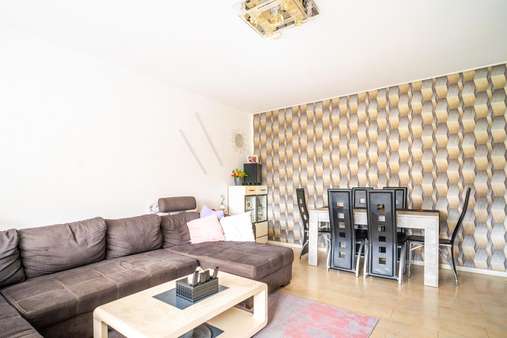 Wohn- und Esszimmer Wohn- und Esszimmer - Etagenwohnung in 44803 Bochum mit 96m² kaufen