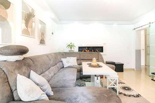 Wohnzimmer - Etagenwohnung in 44628 Herne mit 77m² kaufen