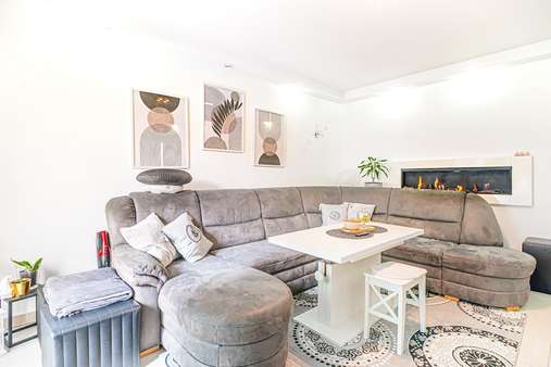 Wohnzimmer - Etagenwohnung in 44628 Herne mit 77m² kaufen
