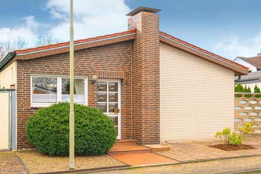 Frontansicht - Bungalow in 44625 Herne mit 76m² kaufen