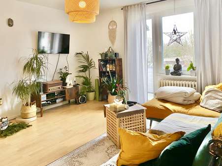 Wohnzimmer - Etagenwohnung in 44789 Bochum mit 66m² günstig kaufen