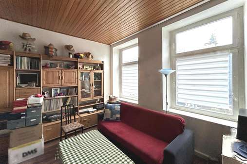 Wohnzimmer - Etagenwohnung in 42277 Wuppertal mit 100m² kaufen