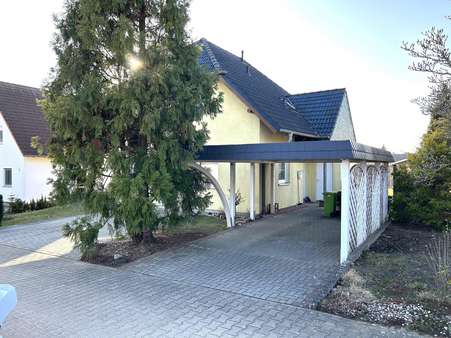 Hausansicht vorn, Carport - Einfamilienhaus in 15326 Lebus mit 114m² kaufen
