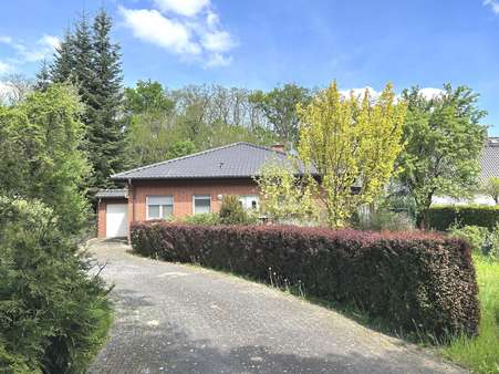 Auffahrt zum Haus Auffahrt zum Haus - Einfamilienhaus in 15234 Frankfurt mit 105m² kaufen