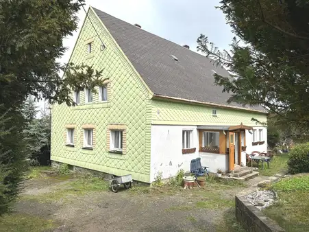 SCHÖNE LAGE = GROßES HAUS = GARTEN    