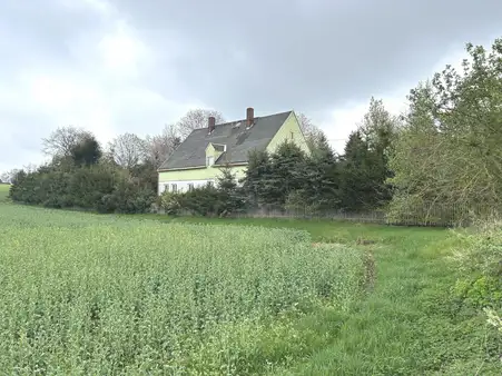SCHÖNE LAGE = GROßES HAUS = GARTEN    