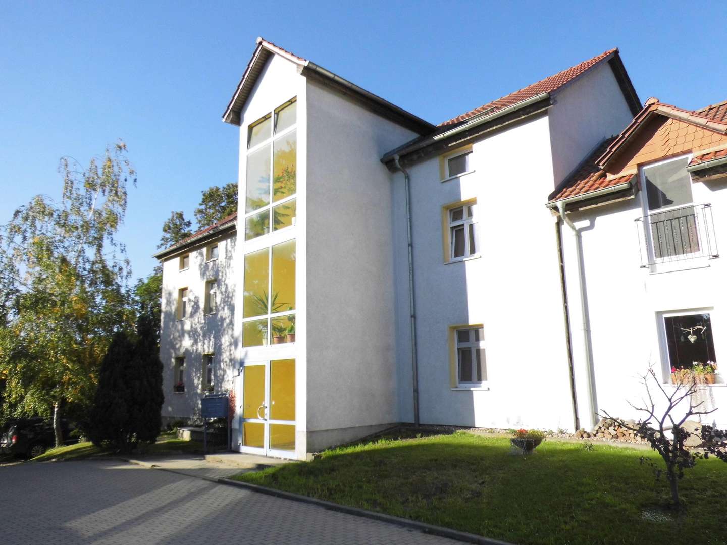 Hausansicht Hauseingang - Etagenwohnung in 15236 Frankfurt mit 77m² kaufen