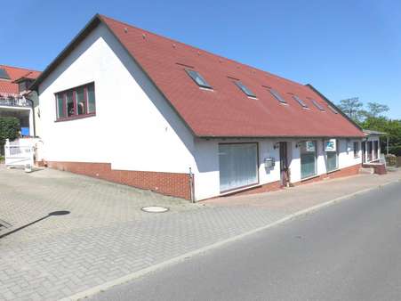 Giebelansicht Haus - Zweifamilienhaus in 15295 Brieskow-Finkenheerd mit 370m² kaufen